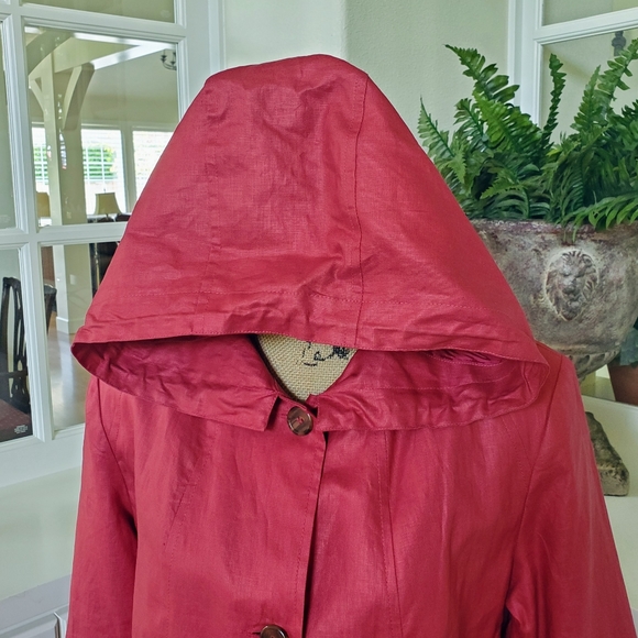 Nuage Hooded Rain Coat with Buttons - Picture 7 of 15